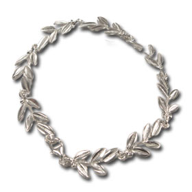 Niki Collection :: Victory Laurel Sterling Silver  20mm Link Bracelet 