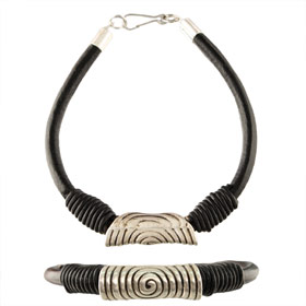 Black Leather Bracelet with Swirl (3cm)